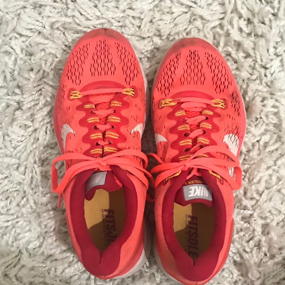 Super cute Nike sneakers!